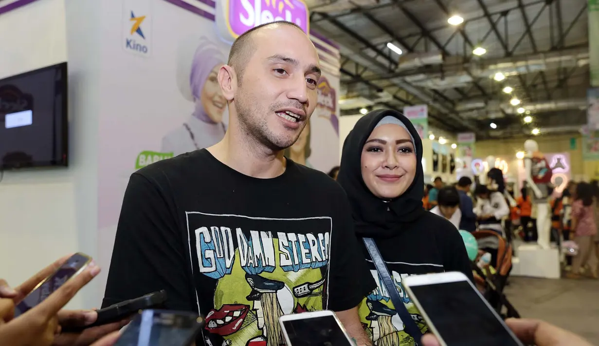 "Udah lama, hampir setahun. Udah lumayan lama pakai hijab," ungkapnya saat ditemui di Balai Kartini, Jakarta Selatan, Kamis (27/4/2017). (Deki Prayoga/Bintang.com)