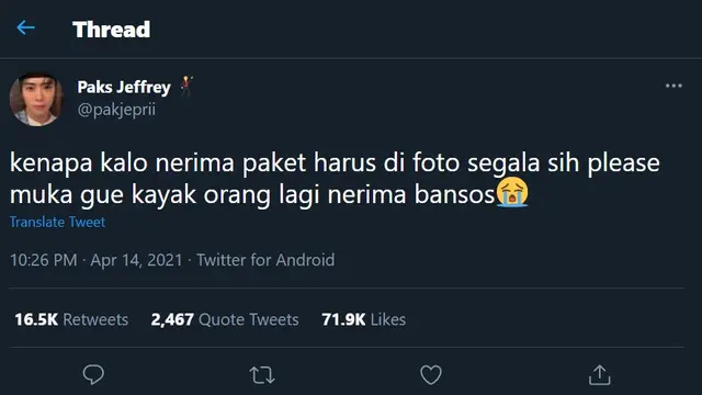 7 Cuitan Netizen Difoto Waktu Terima Paket Ini Geleng Kepala