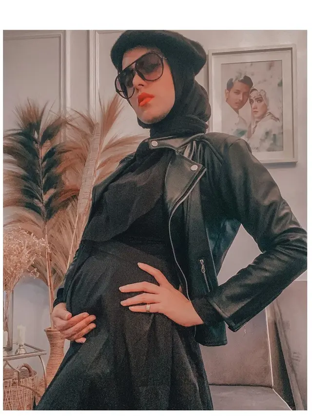 6 Gaya Fairuz A Rafiq dengan Baby Bump Kehamilan Ketiga, Menawan