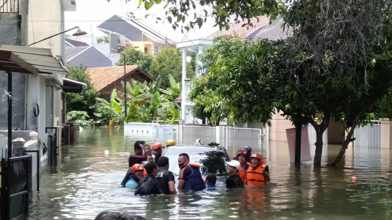 Banjir di Kecamatan Tanah Sareal, Kota Bogor terus meluas. (Achmad Sudarno/Liputan6.com).