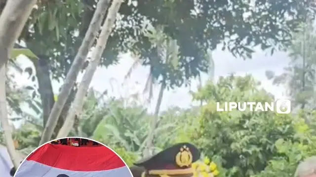 Meriyati Hoegeng Dianugerahkan Tanda Kehormatan Bintang Bhayangkara Saat Pemakaman