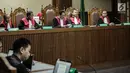 Ketua Majelis Hakim Yanto membaca amar putusan terhadap Eni Maulani Saragih dalam sidang di Pengadilan Tipikor, Jakarta, Jumat (1/3). Eni Saragih dihukum 6 tahun penjara dalam kasus suap PLTU Riau-1. (Liputan6.com/Faizal Fanani)