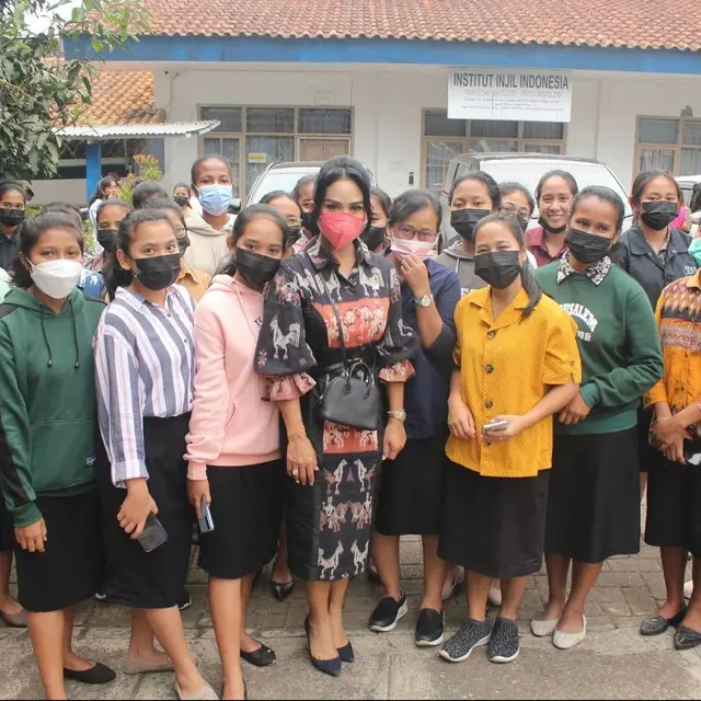 6 Potret Krisdayanti Kunjugan Kerja ke Berbagai Daerah, Tuai Pujian