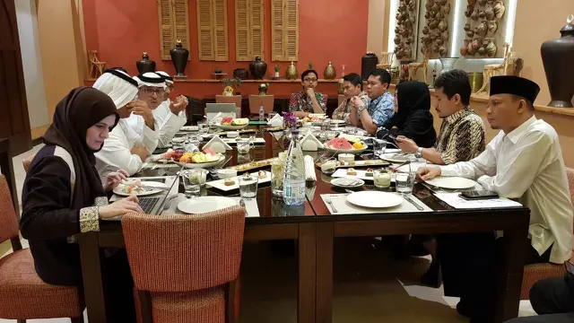 Penandatanganan kontrak kerjasama layanan katering di Kantor Urusan Haji (KUH) dengan Muassasah Asia Tenggara. Dok Kemenag