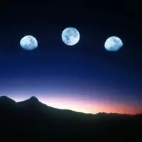 Simak tanda-tanda datangnya malam seribu bulan, malam Lailatul Qodar.