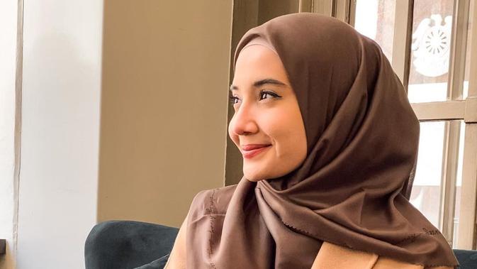Pesan Perpisahan Zaskia Sungkar untuk Almarhum Ayah Irwansyah: Kumpul di Surga Insyaallah, Pa - Vimarsana News
