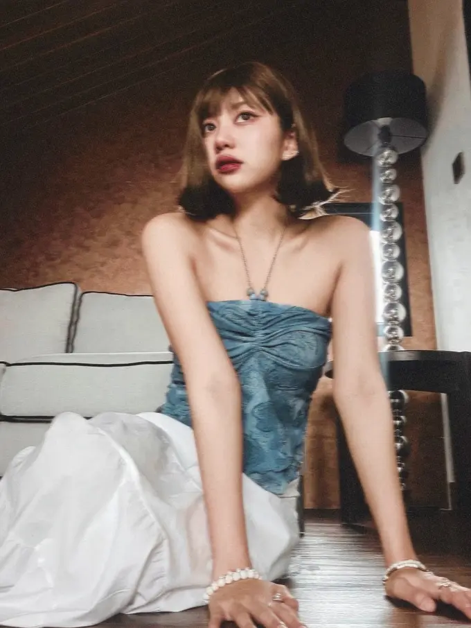 Ghea Indrawari Tampil dengan Model rambut pendek. [@gheaindrawari]