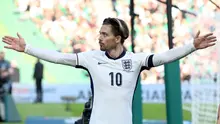 Gelandang Timnas Inggris, Jack Grealish, merayakan gol yang dicetaknya ke gawang Republik Irlandia dalam laga Grup 2 Liga B UEFA Nations League 2024/2025 di Aviva Stadium, Dublin, Minggu (8/9/2024) dini hari WIB. (PAUL FAITH / AFP)