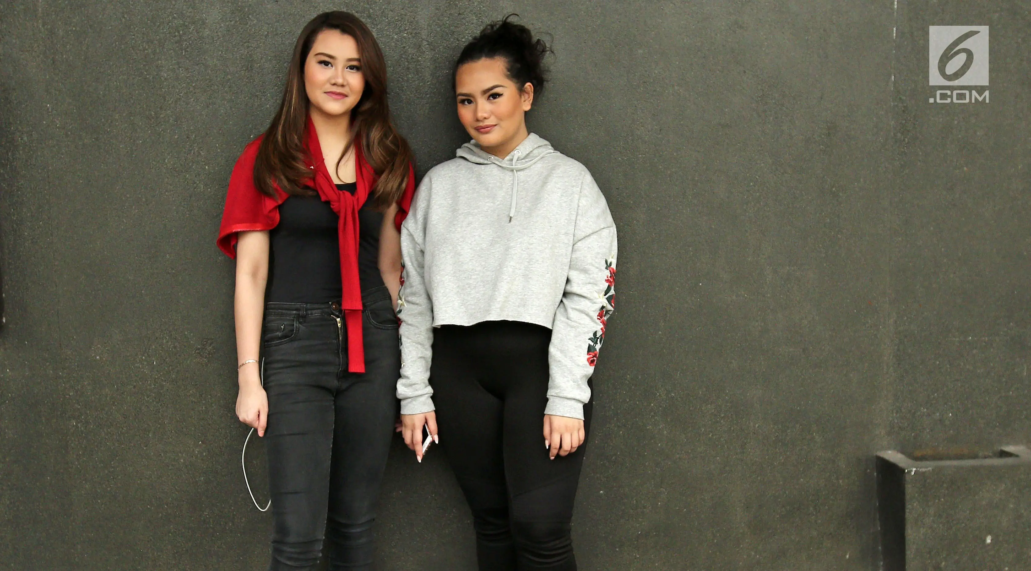 Dua putri Adjie Massaid dan Reza Artamevia, Zahwa dan Aaliyah Massaid. (Herman Zakharia/Liputan6.com)