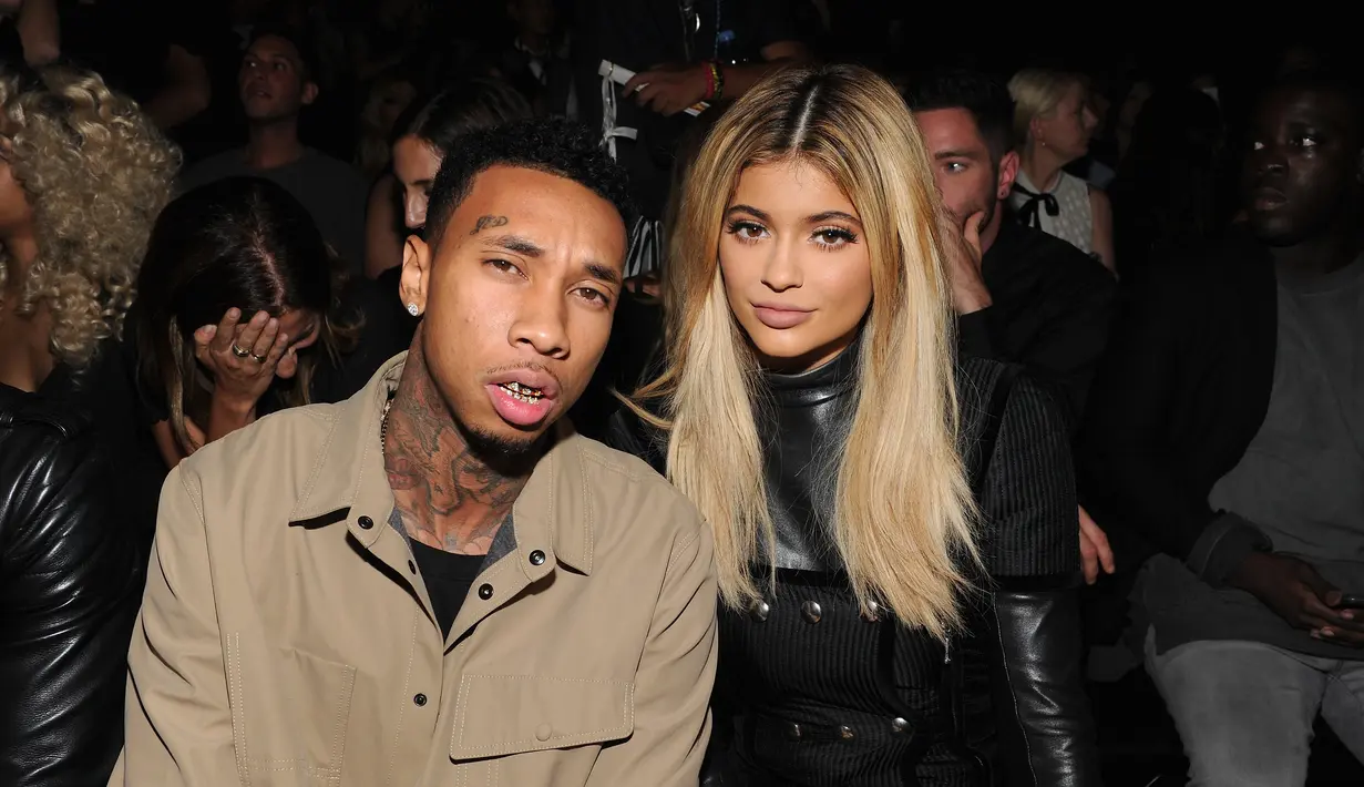Pasangan kekasih Kylie Jenner dan Tyga menjadi salah satu pihak yang cemas dengan kejadian perampokan yang menimpa Kim Kardashian, namun keduanya tetap ingin tampil mewah. (AFP/Bintang.com)