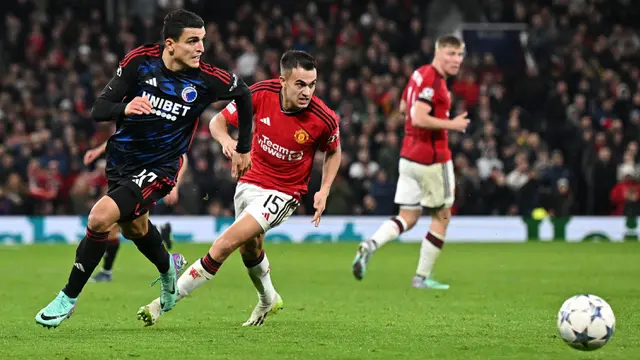 Foto: Resmi Dipulangkan ke Tottenham Hotspur, Ini Potret Aksi Sergio Reguilon saat Dipinjam MU