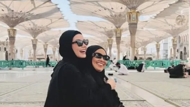 Momen Alyssa Daguise Umrah Bersama Ibu. (instagram/alyssadaguise)