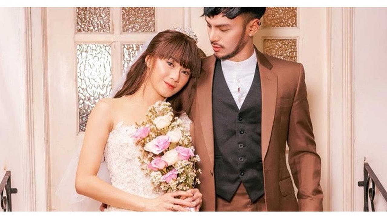 6 Potret Dara The Virgin dan Tyo Anak Bintang, Mesra Pakai Baju Pengantin