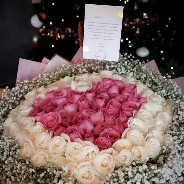 6 Potret Darius Sinathrya dan Donna Agnesia Rayakan Anniversary, Sederhana