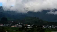 Kawasan kawah kaldera raksasa di Pegunungan Dieng, Banjarnegara, Jawa Tengah. (Liputan6.com/Muhamad Ridlo) 