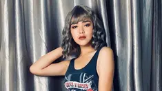 Amanada Manopo merupakan pesinetron muda yang kini baru berusia 20 tahun. Namun dalam usianya yang masih muda tersebut, ia pun sudah banyak menghiasi layar kaca dengan aksi aktingnya yang selalu dinanti penggemar. (Liputan6.com/IG/@amandamanopo)