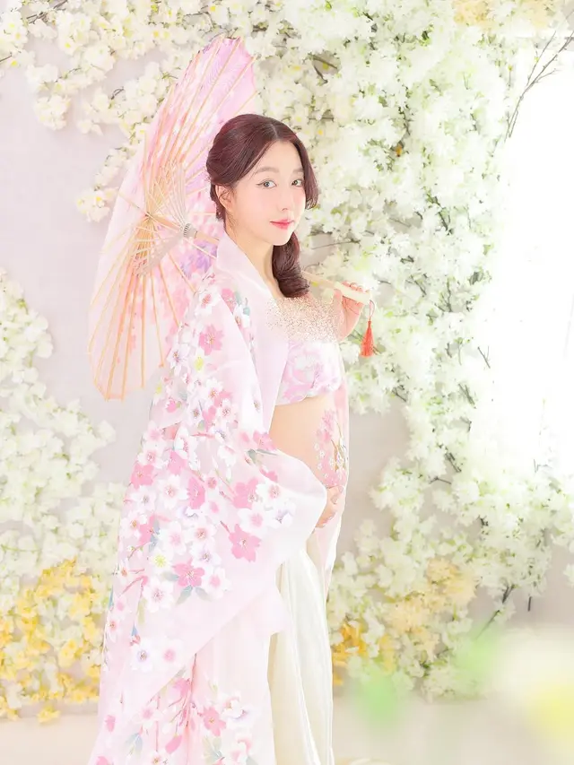 6 Potret Maternity Shoot Influencer Sunny Dahye, Bernuansa Jepang Estetik