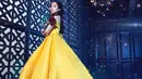 Gaun panjang berwarna  kuning ini cocok banget dipakai Chelsea. Ia mirip sekali dengan Belle, tokoh utama di Beauty and The Beast. Pantas saja banyak anak lelaki seusianya yang mengidolakannya. (Instagram/agatha_chelsea)