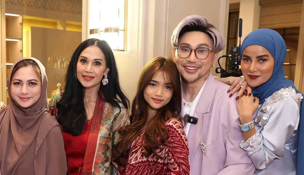 Drg. Devya baru-baru ini menggelar acara buka puasa bersama yang dihadiri oleh deretan selebriti ternama. [@dps_diahpermatasari/@kikysaputrii].