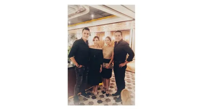 Dulu sering jadi ibu dan anak, 6 potret akrab Asmirandah & Vira Yuniar di dunia nyata bak kakak-adik