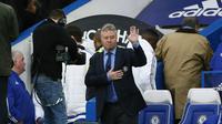 Guus Hiddink membeberkan alasannya bersedia menerima tawaran untuk melatih Chelsea. (Reuters/Carl Recine)