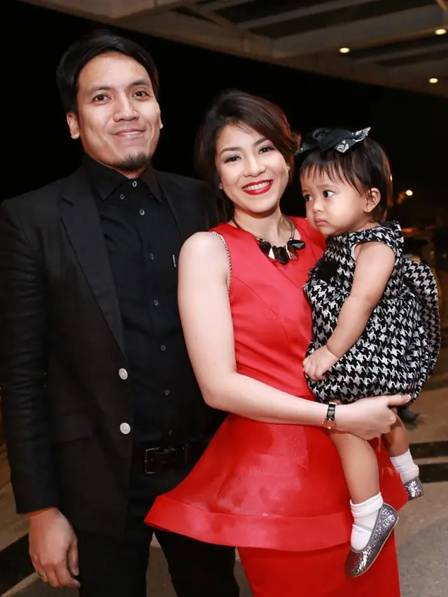 6 Potret Perjalanan Cinta Desta dan Natasha Rizky, Beda Usia 16 Tahun