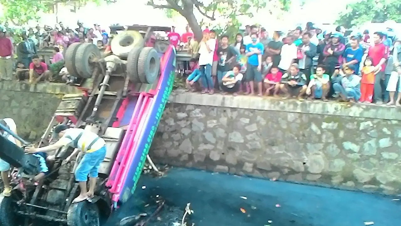 Kecelakaan truk