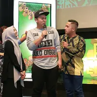 "Program Keluarga Gunarso untuk memberi alternatif tayangan di prime time berbentuk variety komedi yang diakhirnya selalu ada pesan yang ingin disampaikan," pungkasnya. (Adrian Putra/Bintang.com)