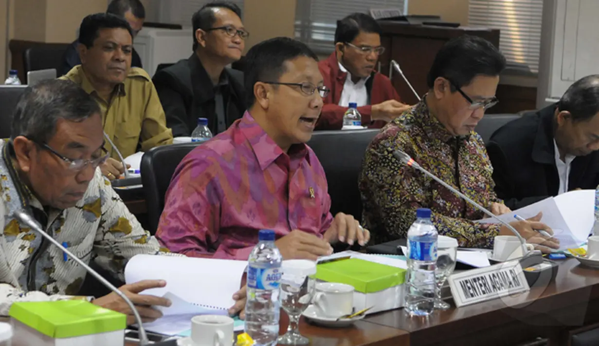 Menteri Agama, Lukman Hakim Saifuddin (kedua kiri) saat rapat bersama DPD RI membahas evaluasi ibadah Haji, Jakarta, Kamis (22/1/2015). (Liputan6.com/Andrian M Tunay) 