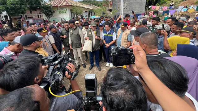 Ketua Majelis Permusyawaratan RI Ahmad Muzani menyalurkan bantuan kemanusiaan bagi masyarakat Aceh yang terdampak banjir bandang dan tanah longsor.