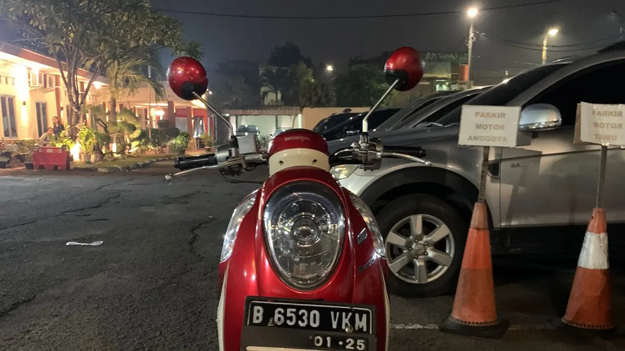 Barang bukti motor yang dibawa kabur Juru Parkir Liar di Depan Kantor Kementerian BUMN.
