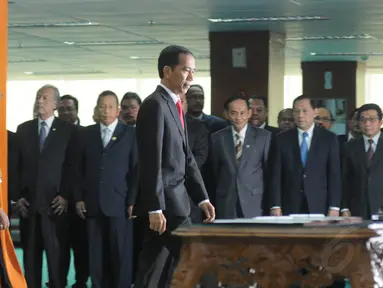 Presiden Jokowi menghadiri acara pelantikan Ketua BPK periode 2014-2019 di Gedung Sekretariat MA, Jakarta, (28/10/2014). (Liputan6.com/Herman Zakharia)