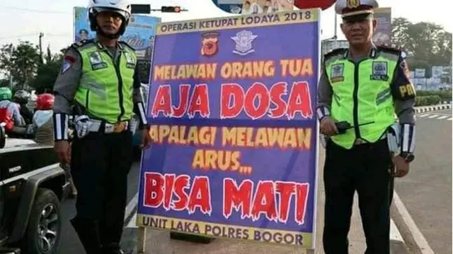 Ingatkan Pemudik, Deretan Spanduk Lucu Keselamatan Bikin Baper