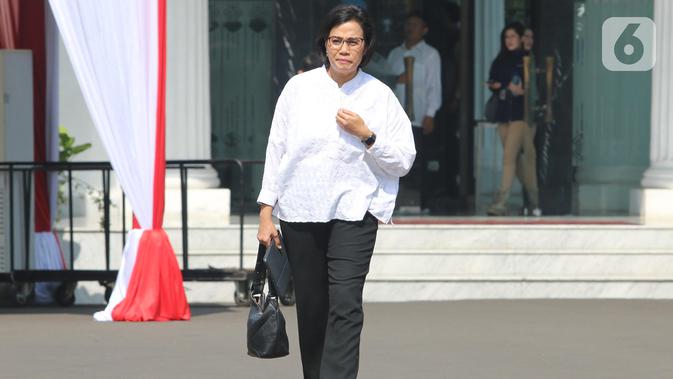 Menteri Keuangan pada Kabinet Kerja Jilid I Sri Mulyani tiba di Istana Negara, Jakarta, Selasa (22/10/2019). Sri Mulyani datang memenuhi panggilan Presiden Joko Widodo terkait penetapan Calon Menteri Kabinet Kerja Jilid 2. (Liputan6.com/Angga Yuniar)