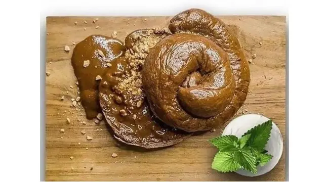 6 Potret Makanan Ini Disajikan Mirip Kotoran, Bikin Enggak Selera Makan