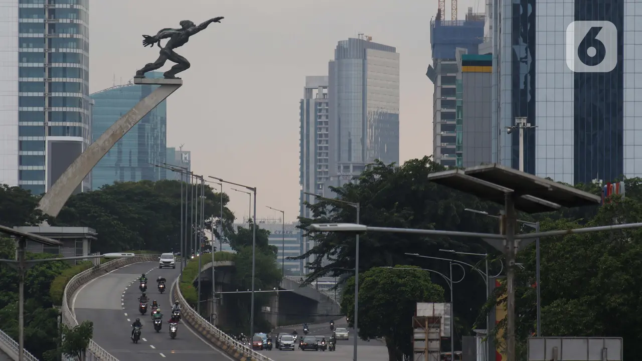Hari Minggu Pertama PSBB, Jalanan Jakarta Lengang