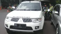 Mobil Mitsubishi Pajero Berpelat R1. (Foto: Istimewa)