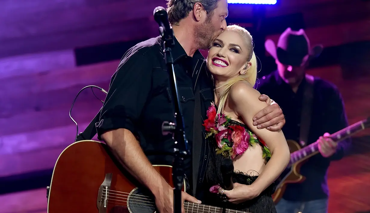 Lantas apa yang membuat penyanyi berambut pirang itu menolak lamaran dari penyanyi country itu. Berdasarkan sumber dari National Enquirer karena perbedaan usia dan soal anak. (AFP/Bintang.com)