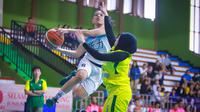 Tenaga Baru Pontianak menundukkan Flying Wheel Makassar 61-37 pada pertandingan hari kelima Srikandi Cup, di GOR Grogol Jakarta Barat, Jumat (15/2/2019). (Media Srikandi Cup)