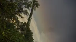 Air terjun ini terletak di perbatasan Negara Brazil dan Argentina. (Mariana SUAREZ / AFP)