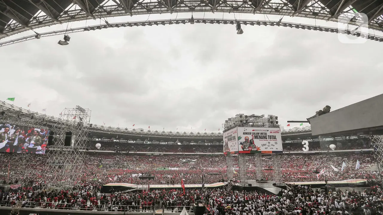 Pendukung Ganjar-Mahfud Padati Stadion Utama Gelora Bung Karno