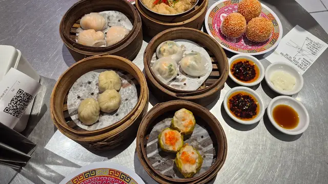 HAKA Dimsum Blok M
