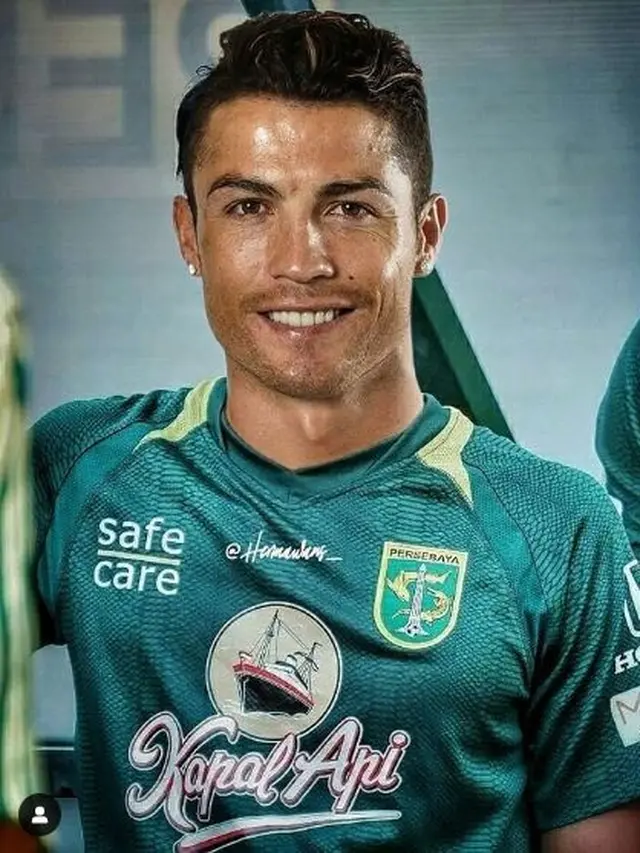 6 Editan Foto Jika Cristiano Ronaldo Jadi Pemain dan Suporter Persebaya Ini Kocak