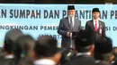 Gubernur DKI Jakarta Anies Baswedan memberi sambutan saat melantik pejabat fungsional di halaman Balai Kota Jakarta DKI, Senin (4/6). Sebanyak 916 pejabat fungsional yang dilantik terdiri dari berbagai jenis pengangkatan. (Liputan6.com/Arya Manggala)