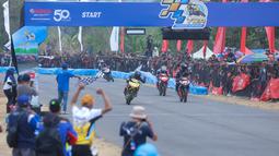 Banyak pembalap sukses di kancah nasional maupun internasional yang lahir dari ajang ini, Sebut saja, Doni Tata Pradita, Galang Hendra Pratama hingga Aldi Satya Mahendra. (Bola.com/M Iqbal Ichsan)