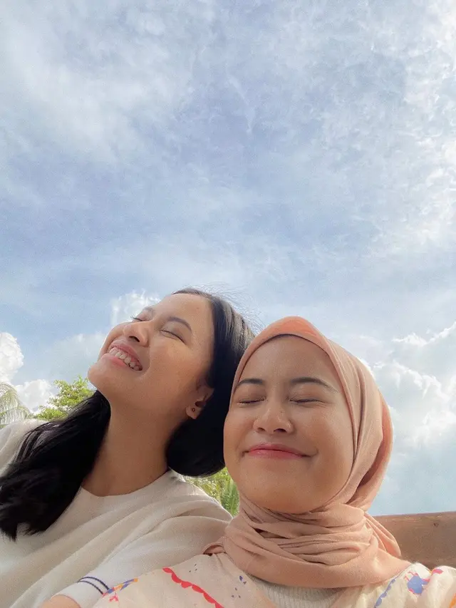 Disebut Mirip, Ini 6 Momen Keakraban Hanggini dengan Tsana