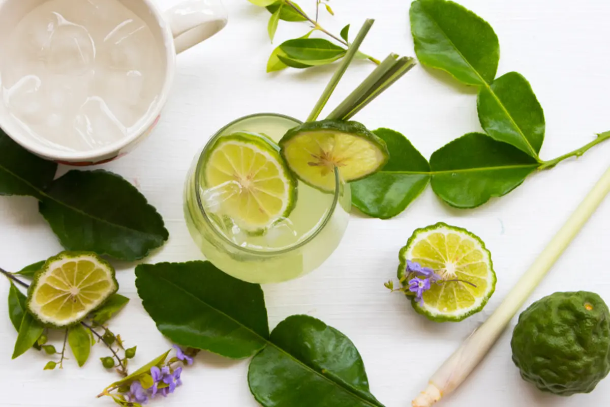 respe minuman es segar daun jeruk serai