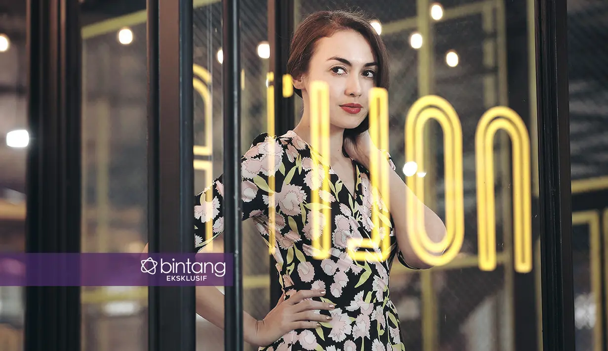 Rianti Cartwright merupakan artis Indonesia yang kerap pergi ke luar negeri. Ia sudah berkunjung ke beberapa negara seperti Inggris, New York, dan Mesir. (Bambang E. Ros/Bintang.com)