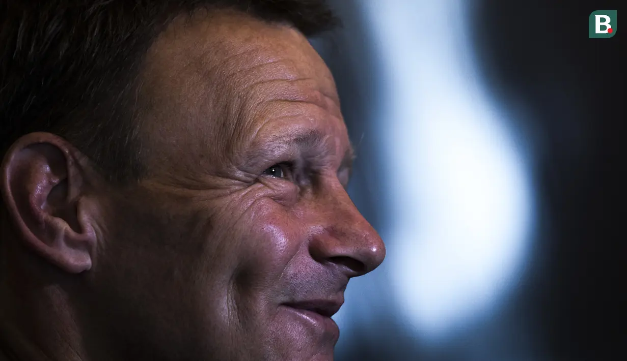 Teddy Sheringham menjawab pertanyaan saat interview di Hotel Ayana MidPlaza, Jakarta, Jumat (4/5/2018). Mantan pemain Timnas Inggris ini pada kariernya pernah membela Tottenham dan Manchester United. (Bola.com/Vitalis Yogi Trisna)