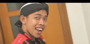 Pernah menjadi Office Boy, Dede Kusnandar kini jadi aktor layar lebar.